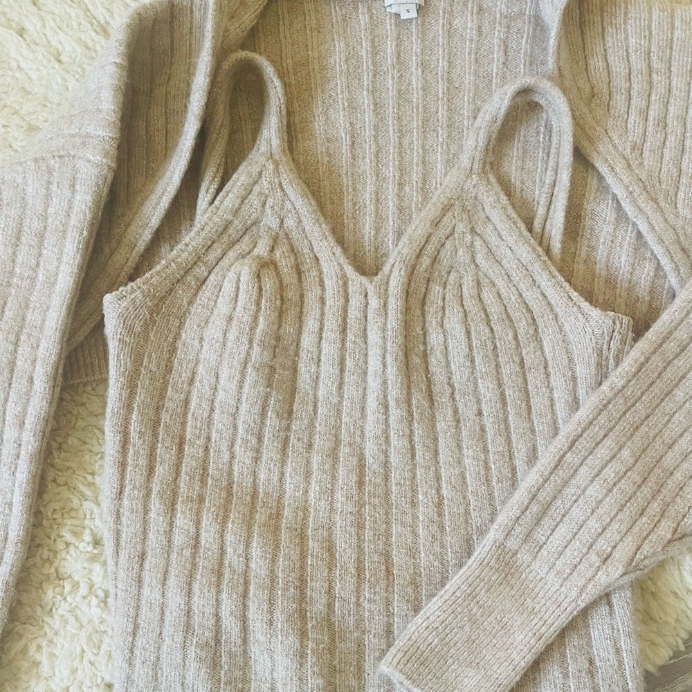 Beautiful and cozy two pieces sweater set